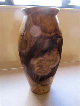 Mulberry vase by Paul Hunt won a commemded certificate